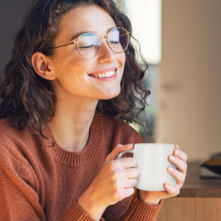 Self-Heating Ceramic Coffee Mug - Stable 130°F Temperature, 15W Wireless Phone Charging, 12.8 fl oz Capacity - USB-C Enabled