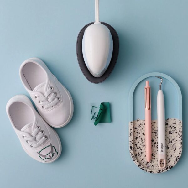 Cricut EasyPress Mini, Raspberry - Compact Handheld Heat Press Machine