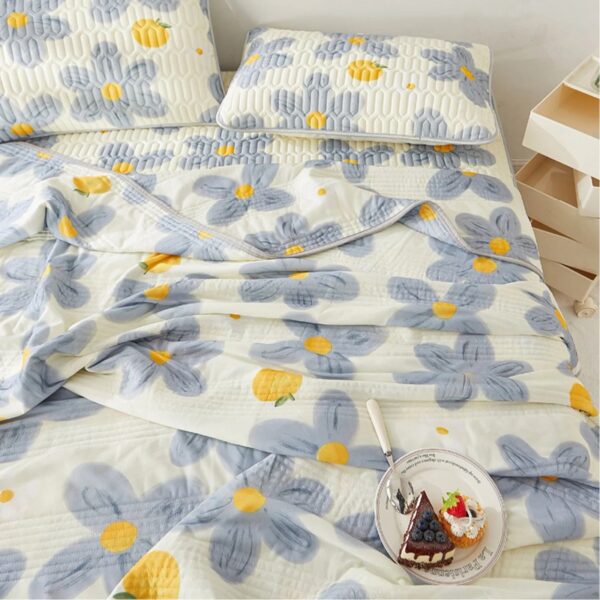 Soft, Breathable & Skin-Friendly Latex Pad with 2 Pillowcases, 150x200cm/59.1x78.7in Summer Cooling Mattress Topper