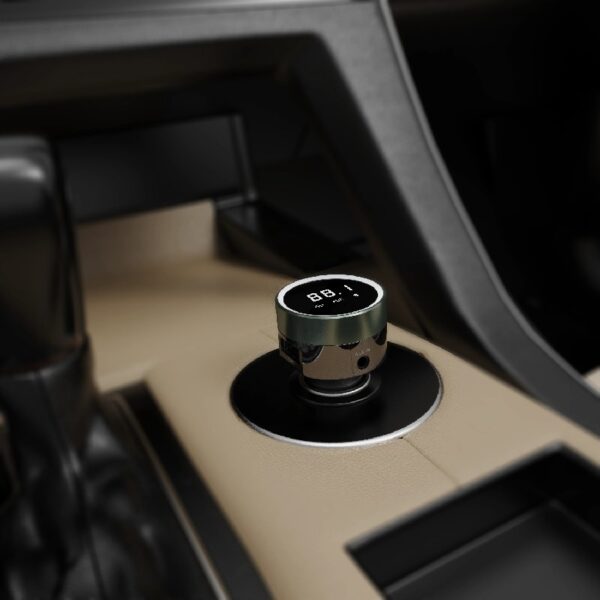 Bluetooth FM Transmitter via Remote Control & USB Compatible with Smartphone,3.2x1.4x1.4' 85g