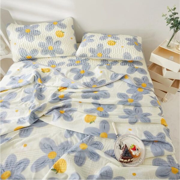 Soft, Breathable & Skin-Friendly Latex Pad with 2 Pillowcases, 150x200cm/59.1x78.7in Summer Cooling Mattress Topper