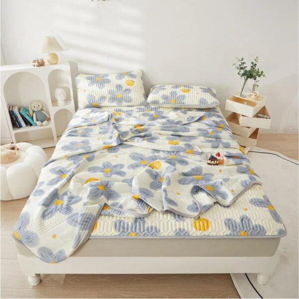 Soft, Breathable & Skin-Friendly Latex Pad with 2 Pillowcases, 150x200cm/59.1x78.7in Summer Cooling Mattress Topper