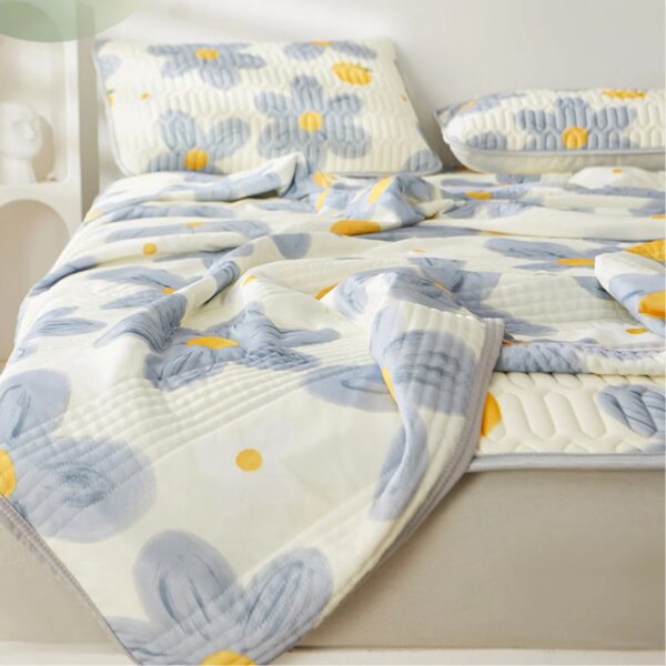Soft, Breathable & Skin-Friendly Latex Pad with 2 Pillowcases, 150x200cm/59.1x78.7in Summer Cooling Mattress Topper