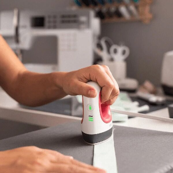 Cricut EasyPress Mini, Raspberry - Compact Handheld Heat Press Machine
