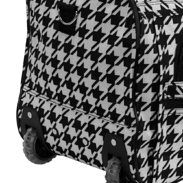 Luggage 22 Rolling Duffle Bag