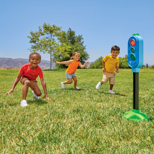 Little Tikes Red Light Green Light Sport Toy, Active Play, Outdoor Stoplight, Boys and Girls Ages 3+