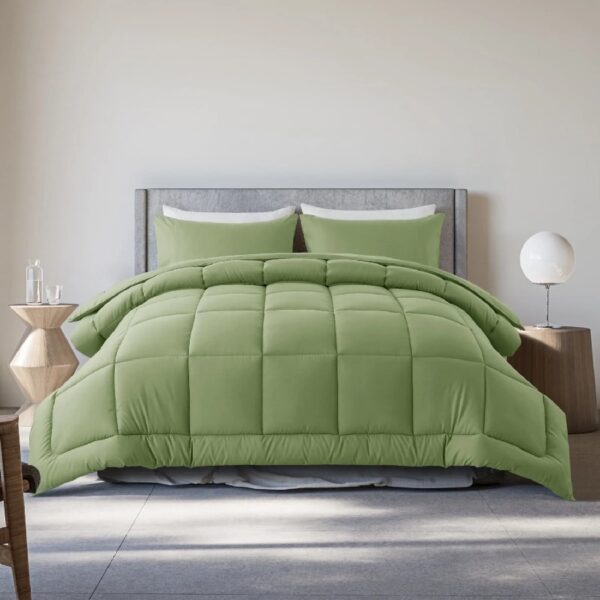 Queen Size 3-Piece All-Season Down Alternative Comforter Set Deep Black | Comforter + Pillow Cases Bedding Set | Hotel Grade Bed in a Bag by