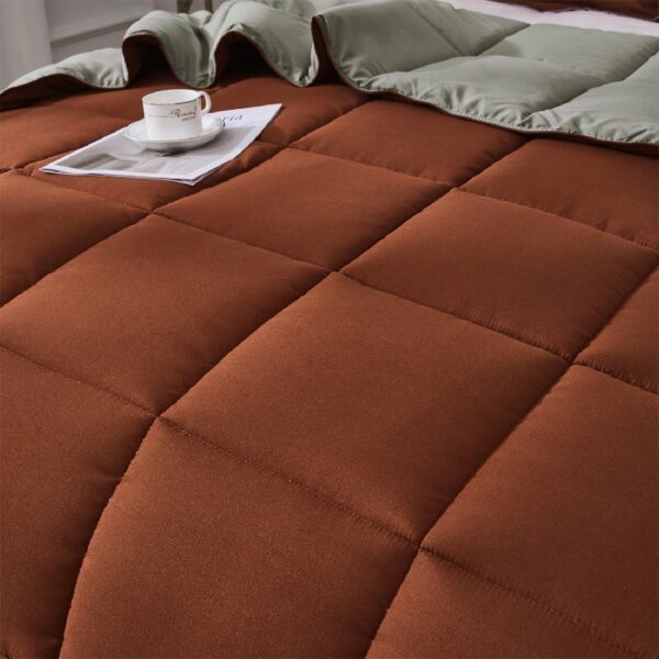 Light Weight Down Alternative Comforter Set, Queen, Green, Reversible