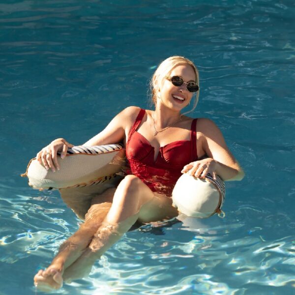 Shaka Sling XL Pool Float, Doubled-Sided Mesh, Quick Draining Fabric, No Inflation Needed, Sweet Shells Berry