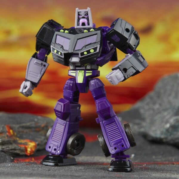 Legacy United Voyager Class Animated Universe Decepticon Motormaster Action Figure