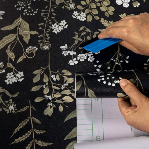 17.3-in x 393-in Floral Wallpaper Peel and Stick Floral Black Wallpaper Self Adhesive Flower Wall Paper Contact Paper Home Decor Wall Covering Old Furniture Renovation