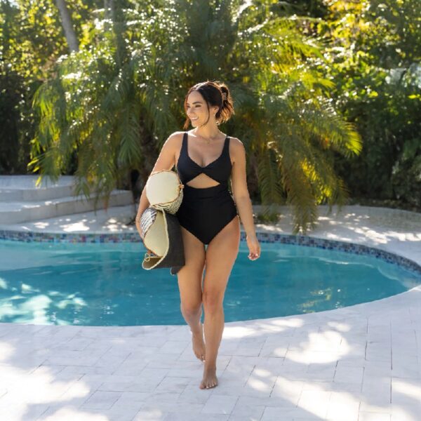 Shaka Sling XL Pool Float, Doubled-Sided Mesh, Quick Draining Fabric, No Inflation Needed, Sweet Shells Berry