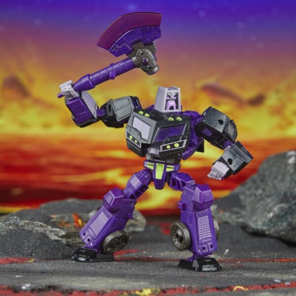 Legacy United Voyager Class Animated Universe Decepticon Motormaster Action Figure